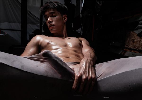 Tight-01--Arm-Akkharat